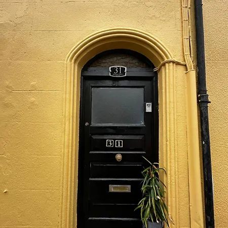 Hostel Erbnb *