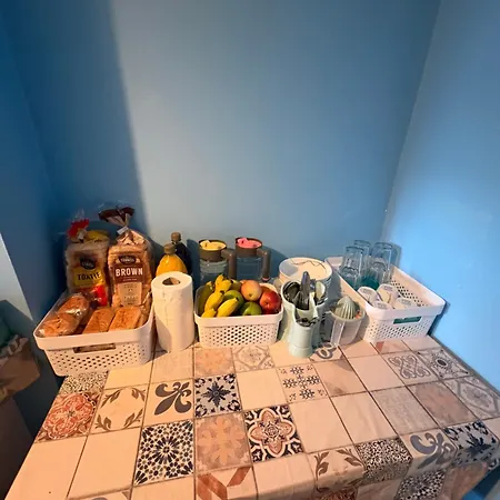 Erbnb Hostel *