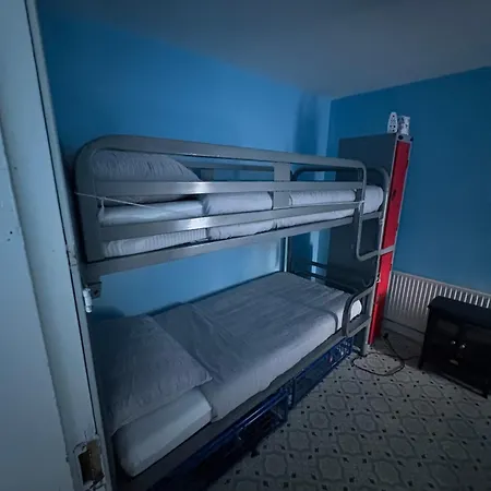 Hostel Erbnb *
